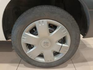 Nissan NP200 1.6i safety pack (aircon) - Image 8