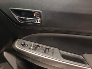 Suzuki Swift 1.2 GLX auto - Image 15