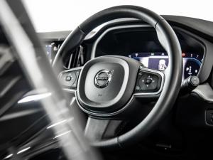 Volvo XC60 B5 AWD Essential - Image 12