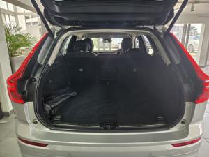 Volvo XC60 B5 AWD Essential - Image 12