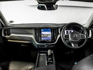 Volvo XC60 B5 AWD Essential - Image 14