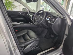 Volvo XC60 B5 AWD Essential - Image 15