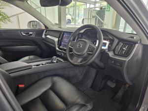 Volvo XC60 B5 AWD Essential - Image 16