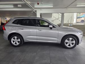 Volvo XC60 B5 AWD Essential - Image 2