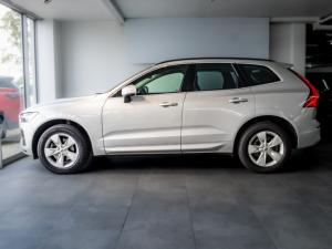 Volvo XC60 B5 AWD Essential - Image 3