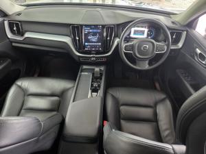Volvo XC60 B5 AWD Essential - Image 6