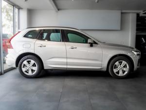 Volvo XC60 B5 AWD Essential - Image 8
