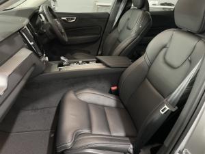 Volvo XC60 B6 AWD Ultimate Dark - Image 6