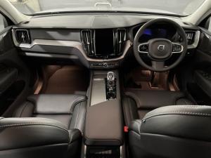 Volvo XC60 B6 AWD Ultimate Dark - Image 8