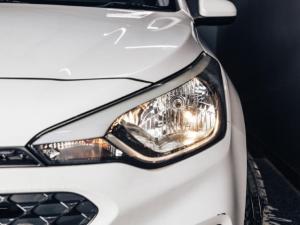 Hyundai i20 1.4 Fluid auto - Image 4