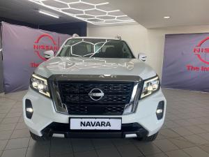 Nissan Navara 2.5DDTi double cab LE Plus - Image 3