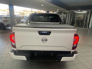 Nissan Navara 2.5DDTi double cab LE Plus - Image 5
