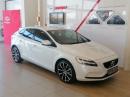 Thumbnail Volvo V40 T3 Momentum auto