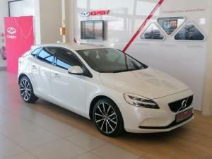 Volvo V40 T3 Momentum auto - Image 1