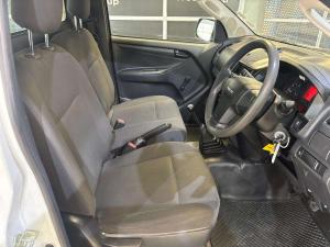 Isuzu D-Max Gen 6 250 single cab Fleetside safety - Image 11