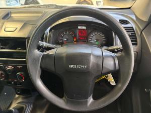Isuzu D-Max Gen 6 250 single cab Fleetside safety - Image 13
