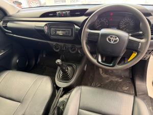 Toyota Hilux 2.4GD S (aircon) - Image 6