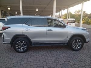 Toyota Fortuner 2.4GD-6 4x4 - Image 3