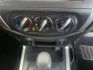 Nissan Navara 2.5DDTI SE automatic D/C - Image 13