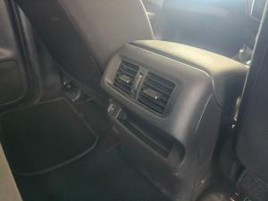 Nissan Navara 2.5DDTI SE automatic D/C - Image 16