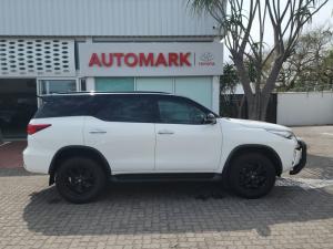 Toyota Fortuner 2.8GD-6 4X4 Epic Black automatic - Image 3