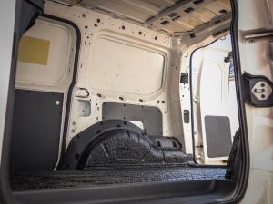 Volkswagen Caddy Maxi Cargo 2.0TDI panel van - Image 12