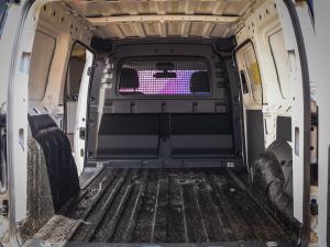 Volkswagen Caddy Maxi Cargo 2.0TDI panel van - Image 9