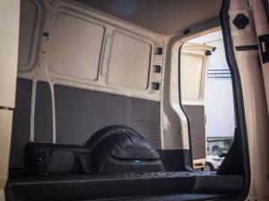 Volkswagen Transporter 2.0TDI panel van LWB manual - Image 11