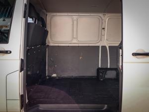 Volkswagen Transporter 2.0TDI panel van LWB manual - Image 15