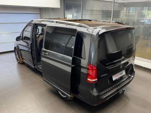 Mercedes-Benz V-Class V300d Avantgarde AMG Line - Image 11