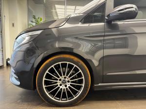Mercedes-Benz V-Class V300d Avantgarde AMG Line - Image 14