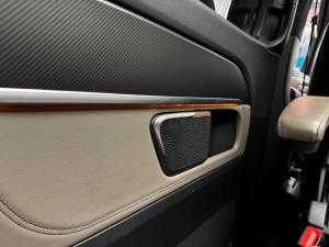 Mercedes-Benz V-Class V300d Avantgarde AMG Line - Image 25
