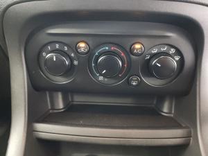 Ford Figo hatch 1.5 Ambiente - Image 14