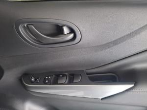 Nissan Navara 2.5DDTi double cab Stealth 4x4 - Image 12