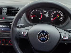 Volkswagen Polo Vivo hatch 1.6 Comfortline auto - Image 14
