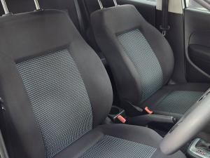 Volkswagen Polo Vivo hatch 1.6 Comfortline auto - Image 9