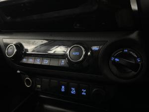Toyota Hilux 2.8 GD-6 Raider 4X4 automaticD/C - Image 11