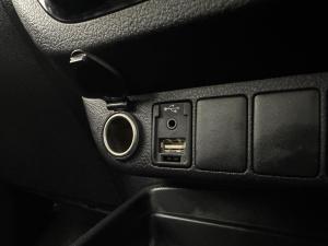 Toyota Hilux 2.8 GD-6 Raider 4X4 automaticD/C - Image 7