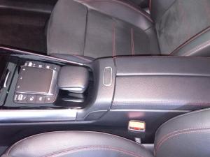 Mercedes-Benz GLA GLA200d Progressive - Image 12