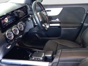 Mercedes-Benz GLA GLA200d Progressive - Image 17