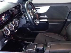 Mercedes-Benz GLA GLA200d Progressive - Image 18