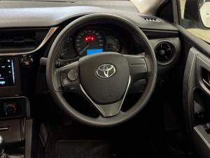 Toyota Corolla Quest 1.8 Plus manual - Image 8