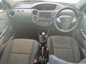 Toyota Etios hatch 1.5 Sprint - Image 6