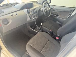 Toyota Etios hatch 1.5 Sprint - Image 7