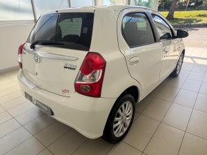 Toyota Etios hatch 1.5 Sprint - Image 2