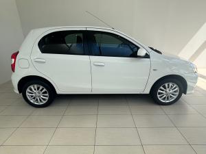 Toyota Etios hatch 1.5 Sprint - Image 3