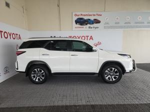 Toyota Fortuner 2.4GD-6 auto - Image 3