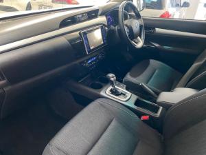 Toyota Hilux 2.8 GD-6 Raider 4X4 automaticD/C - Image 7