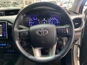 Toyota Hilux 2.8 GD-6 Raider 4X4 automaticD/C - Image 8