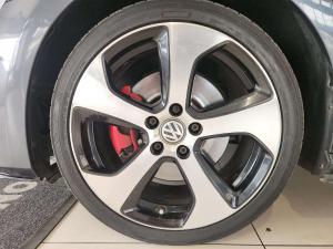 Volkswagen Golf VII GTi 2.0 TSI DSG - Image 10